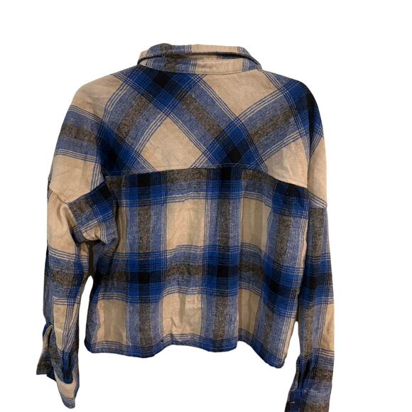 Ci sono blue and white plaid button up cropped - Picture 7 of 7